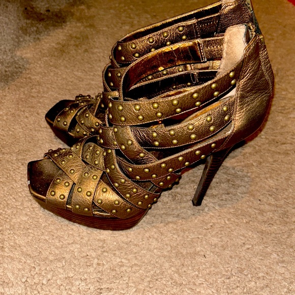 Bronze Stylish Heels - Picture 2 of 5